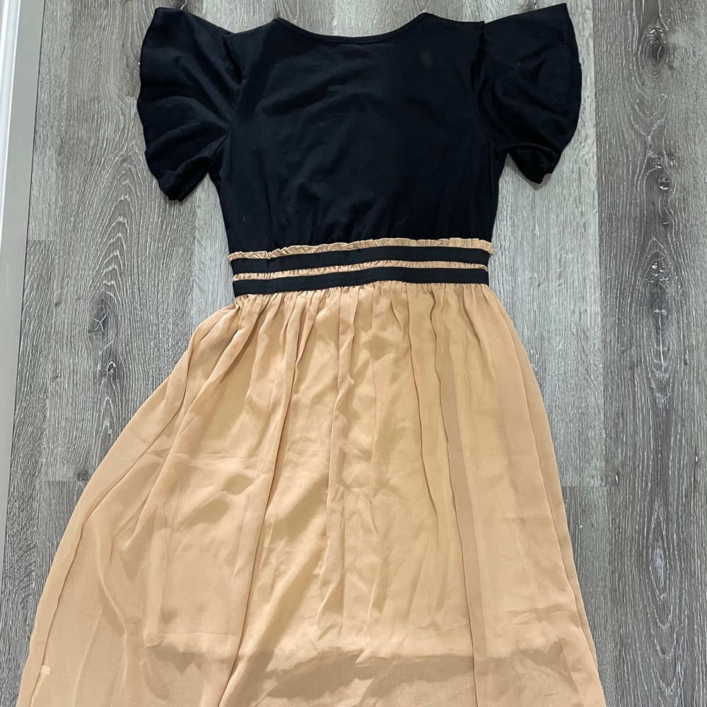 Dress - Picture 4 of 4